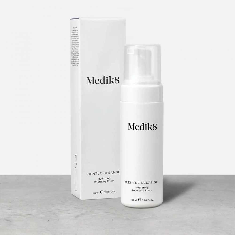 Очищаюча пінка для всіх типів шкіри - Medik8 Gentle cleanse фото 2