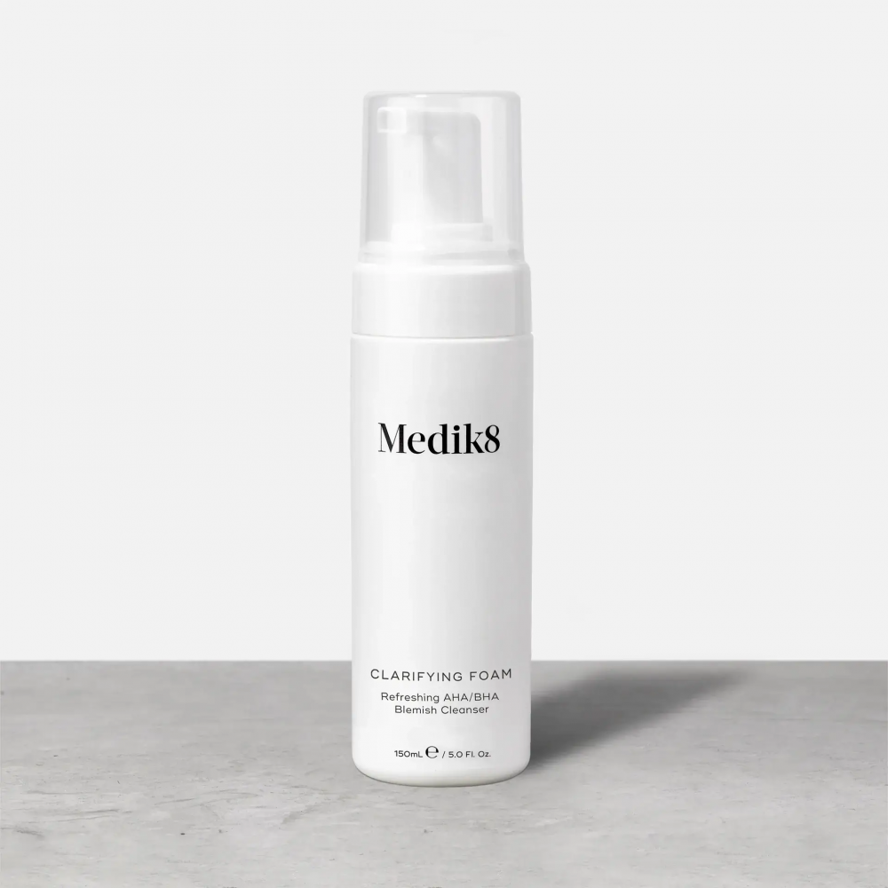 Очищающая пенка с AHA и BHA для проблемной кожи - Medik8 Clarifying Foam фото 4
