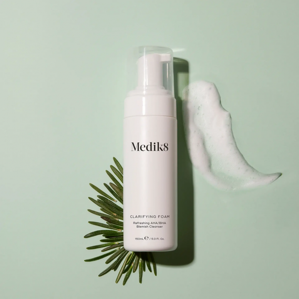 Очищающая пенка с AHA и BHA для проблемной кожи - Medik8 Clarifying Foam фото 5
