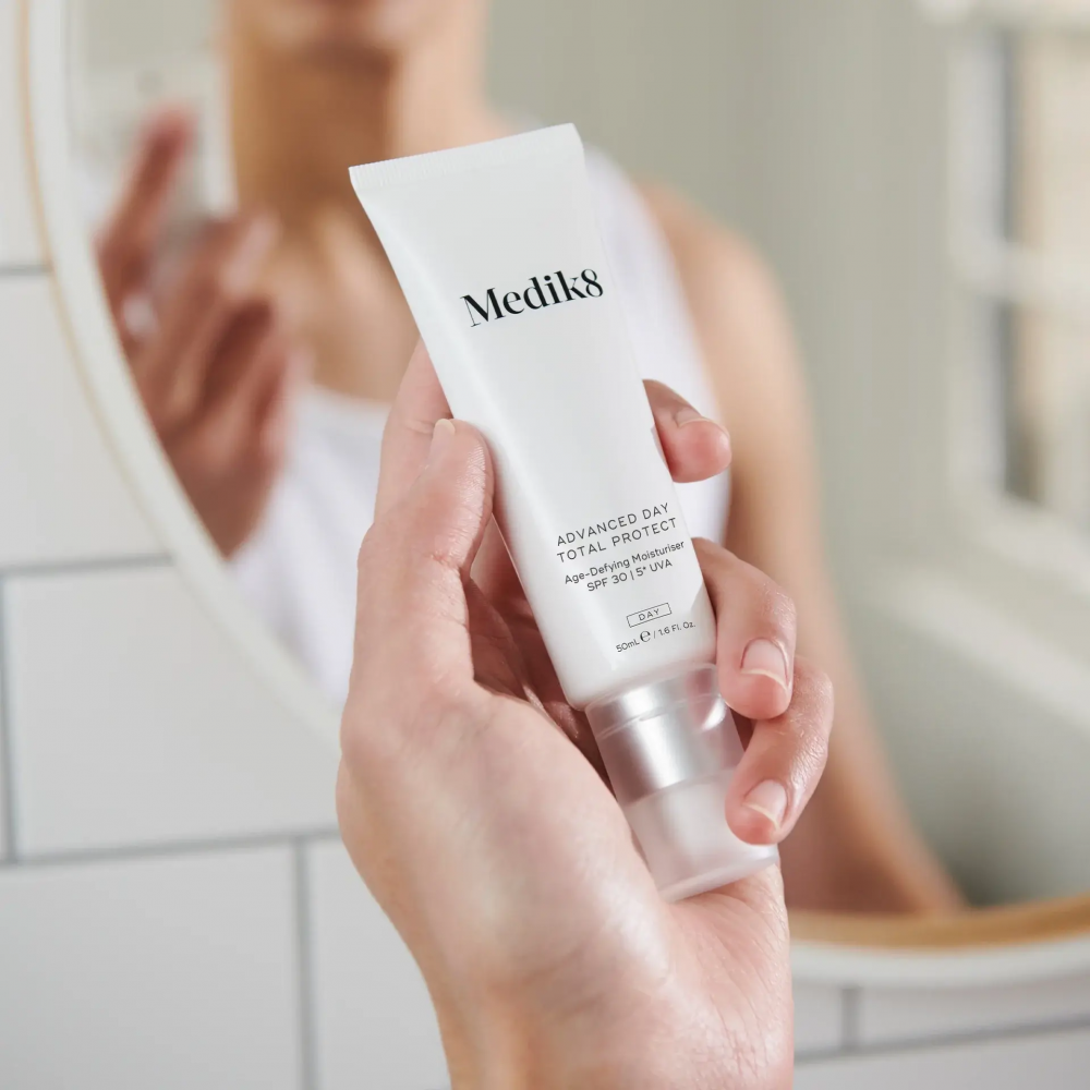 Набор Философия Против Старения Кожи - Medik8 CSA Kit Retinol Edition фото 3