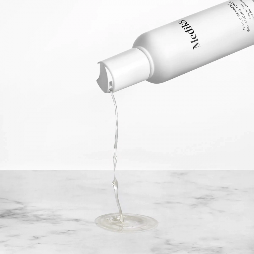 Освежающий, выравнивающий баланс кожи тоник - Medik8 Daily refresh balancing toner фото 3