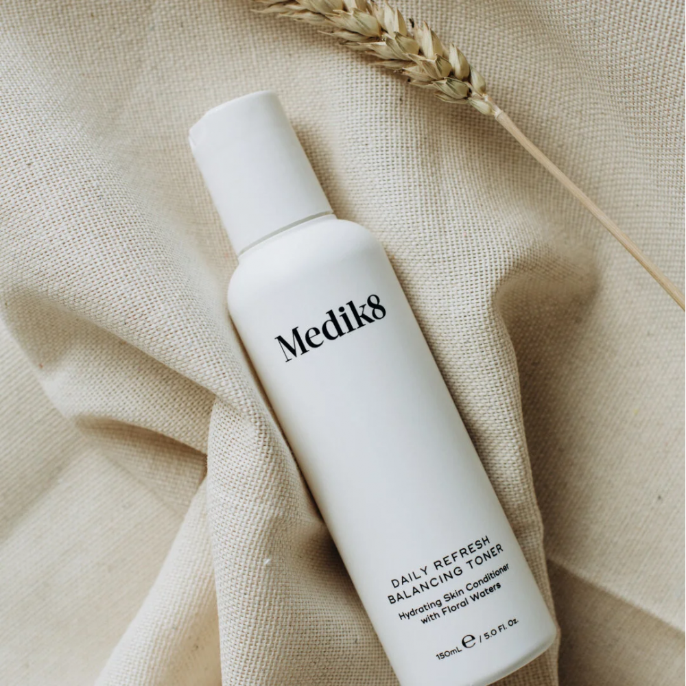 Освежающий, выравнивающий баланс кожи тоник - Medik8 Daily refresh balancing toner фото 4