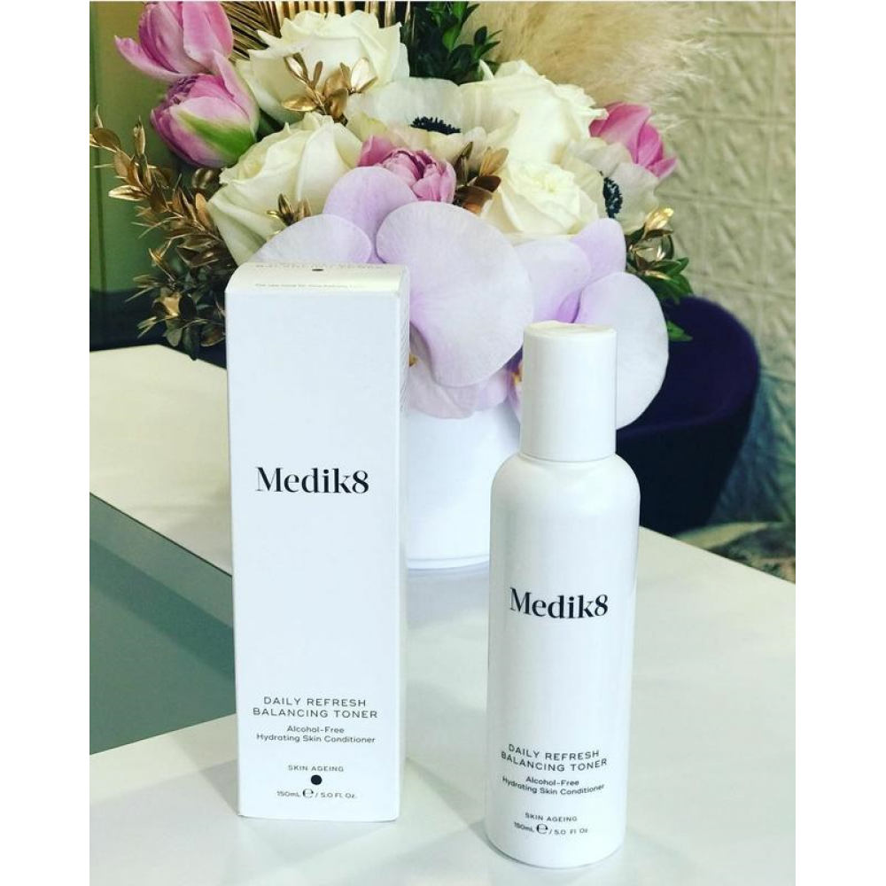 Освежающий, выравнивающий баланс кожи тоник - Medik8 Daily refresh balancing toner фото 5
