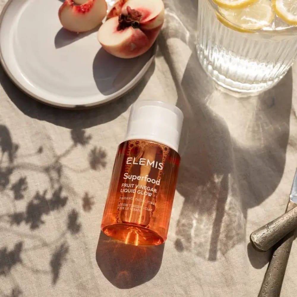 Пребіотики та їх користь в косметичних засобах Elemis Superfood Fruit Vinegar Liquid Glow