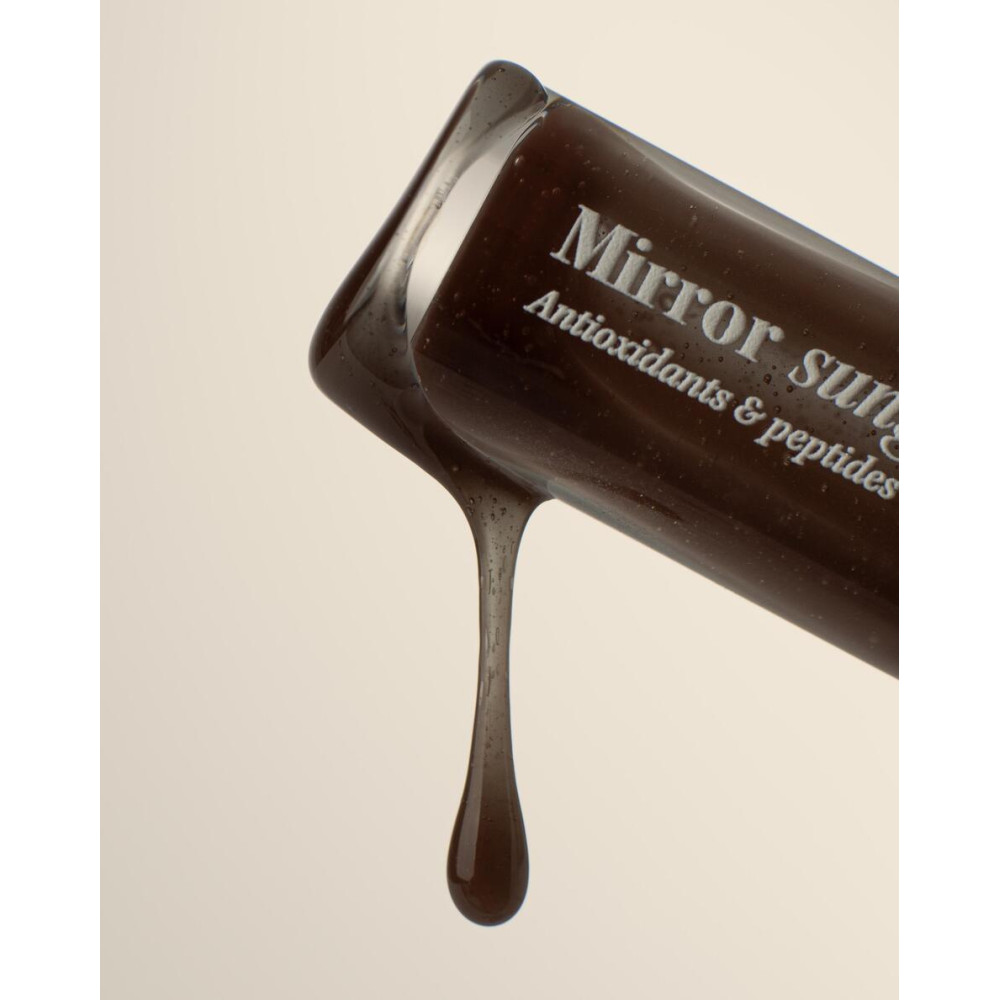 Блеск для губ - Hugs Mirror Sungloss Antioxidants & Peptides SPF 20+ PA++ Cold Brew фото 2