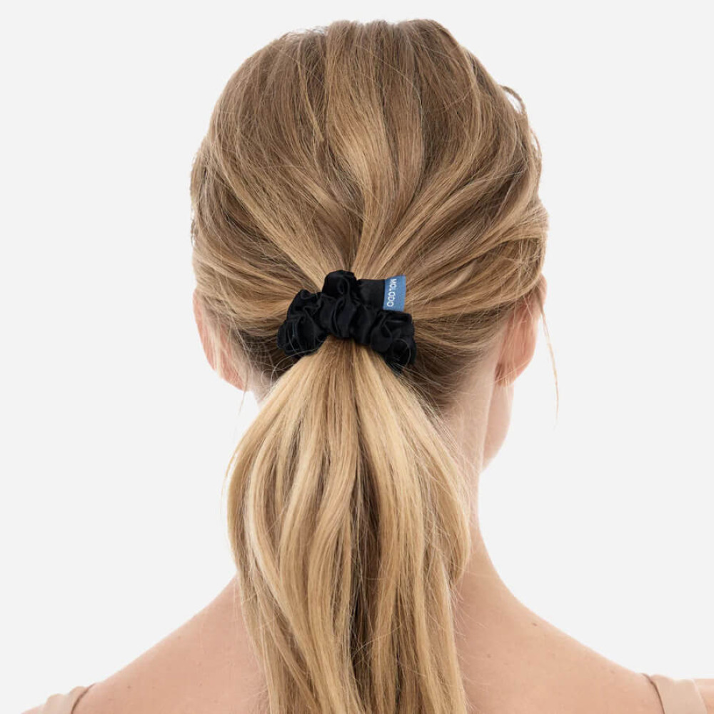 Шовкова резинка для волосся чорна - MOLODO Silk Scrunchie Medium Black фото 3