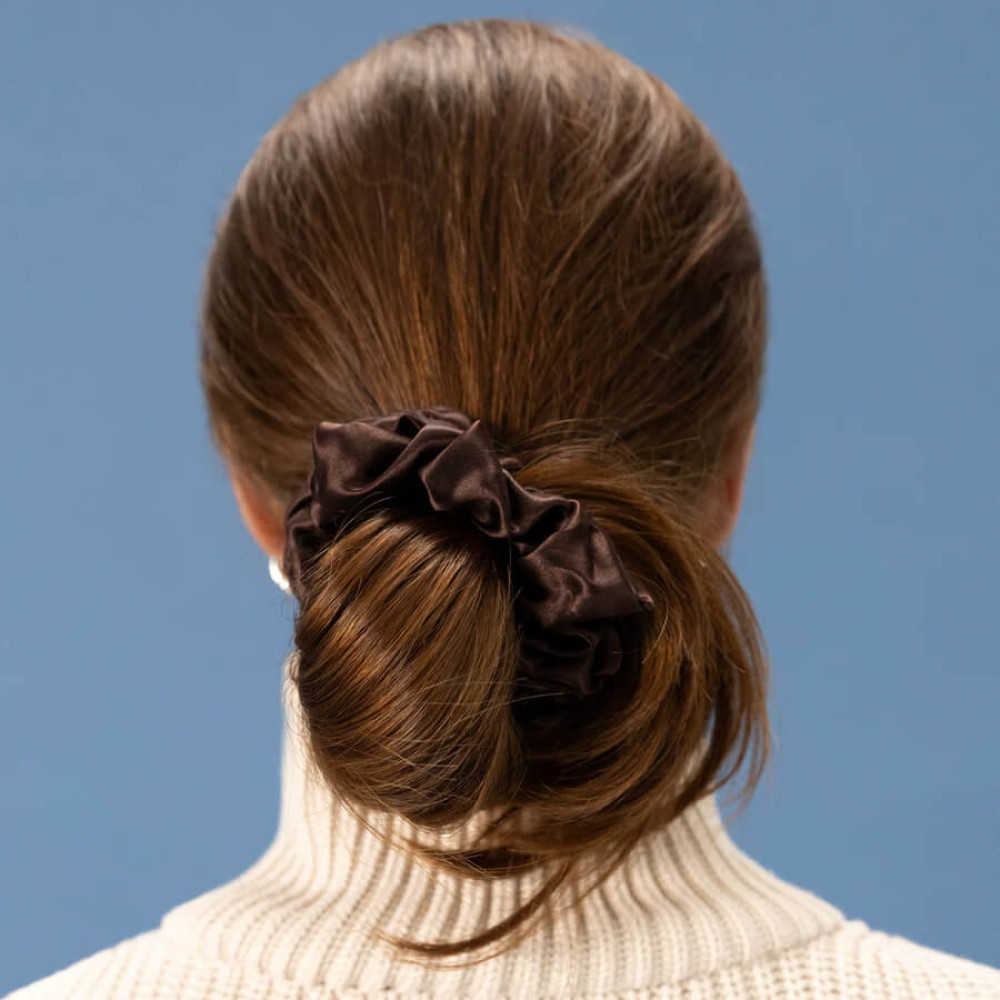 Шовкова резинка для волосся коричнева - MOLODO Silk Scrunchie Large Brown фото 3