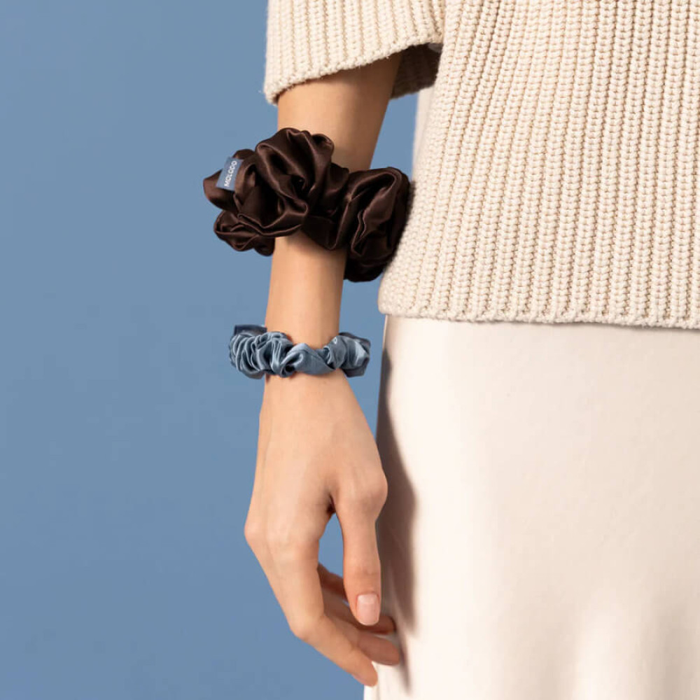 Шовкова резинка для волосся коричнева - MOLODO Silk Scrunchie Large Brown фото 4