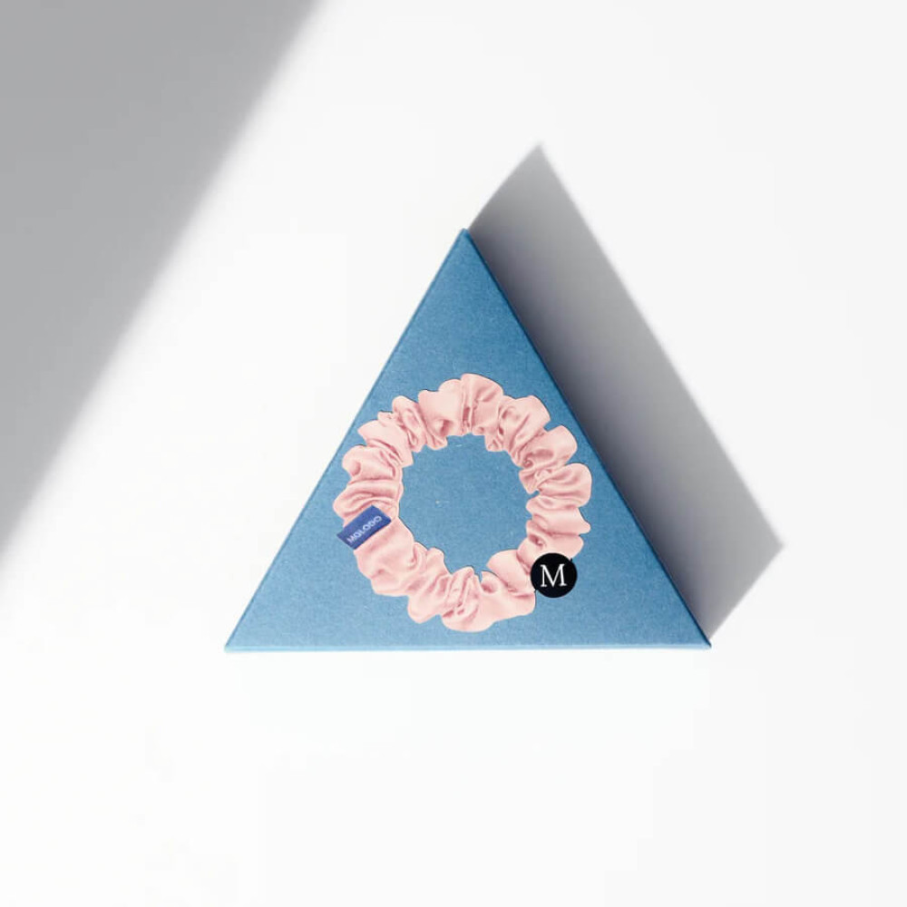 Шелковая резинка для волос пудровая - MOLODO Silk Scrunchie Medium Powder Pink фото 2