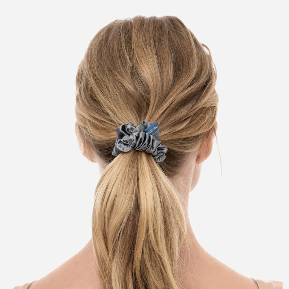 Шовкова резинка для волосся сіра - MOLODO Silk Scrunchie Medium Stone Grey фото 3