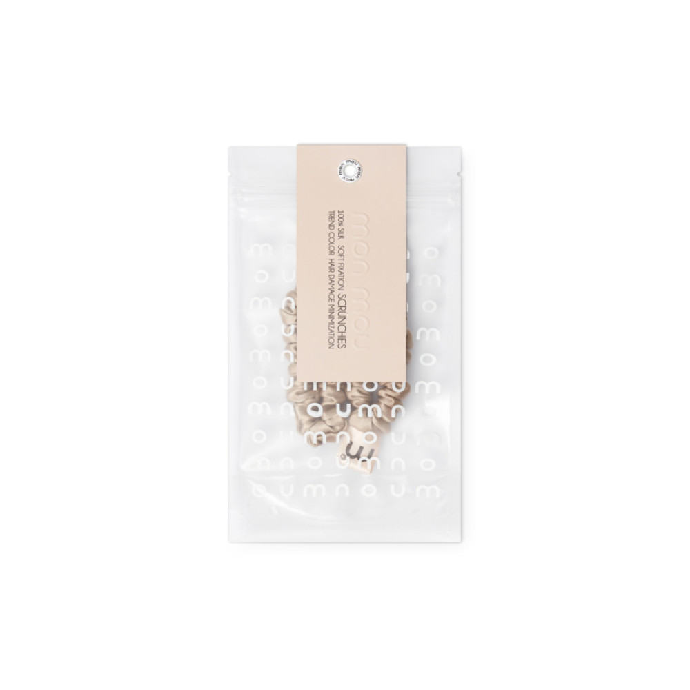 Набор из 2 тонких мини-резинок для волос в бежевом цвете - MON MOU Silk Mini Slim Scrunchie Beige Set фото 2