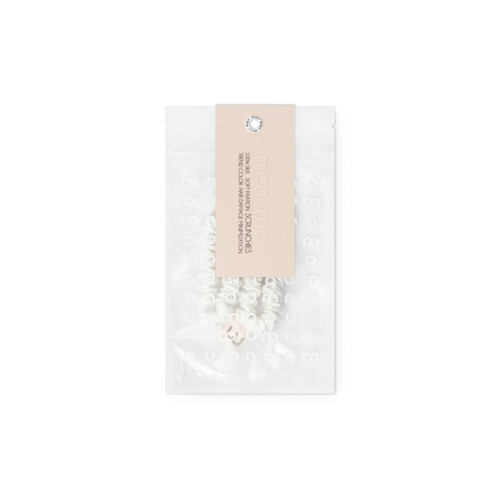 Набор из 2 тонких мини-резинок для волос в белом цвете - MON MOU Silk Mini Slim Scrunchie White Set фото 2