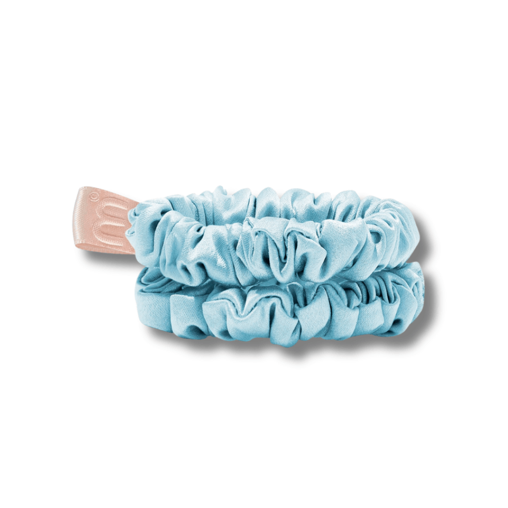 Набор из 2 тонких мини-резинок для волос в нежно-голубом цвете - MON MOU Silk Mini Slim Scrunchie Baby Blue Set фото