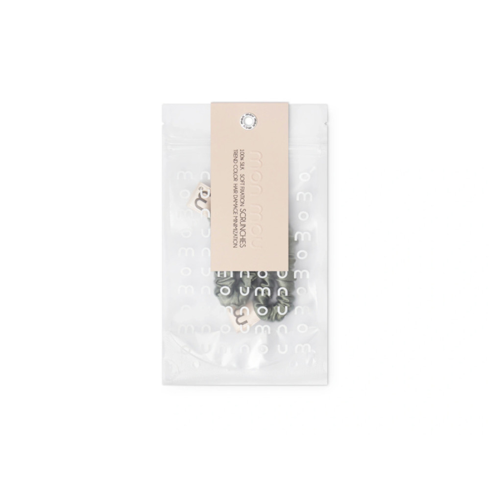 Набор из 2 тонких мини-резинок для волос в оливковом цвете - MON MOU Silk Mini Slim Scrunchie Olive Set фото 3