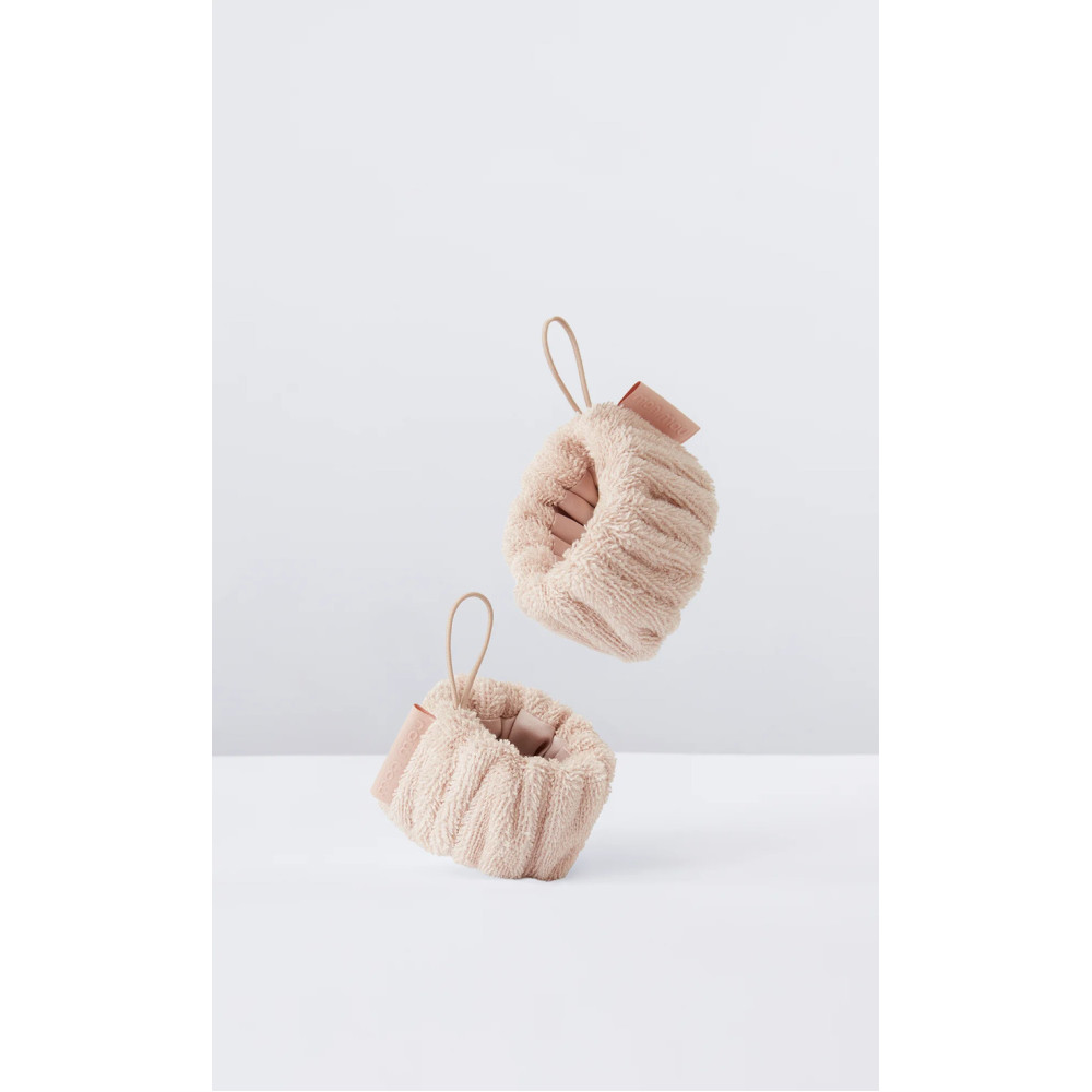 Нюдовые мягкие браслеты для умывания - MON MOU Soft Hands Bands Nude фото 2