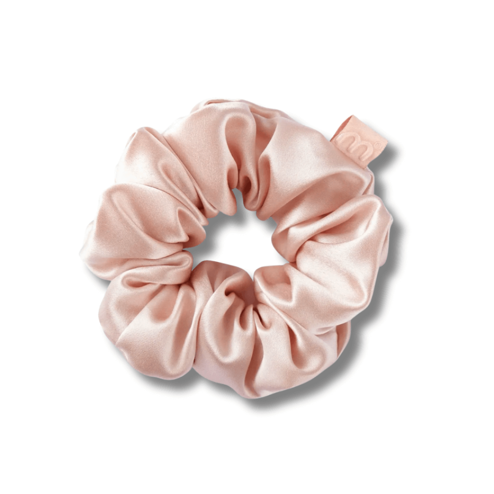 Объемная резинка для волос нюдовая - MON MOU Silk Large Scrunchie Nude фото