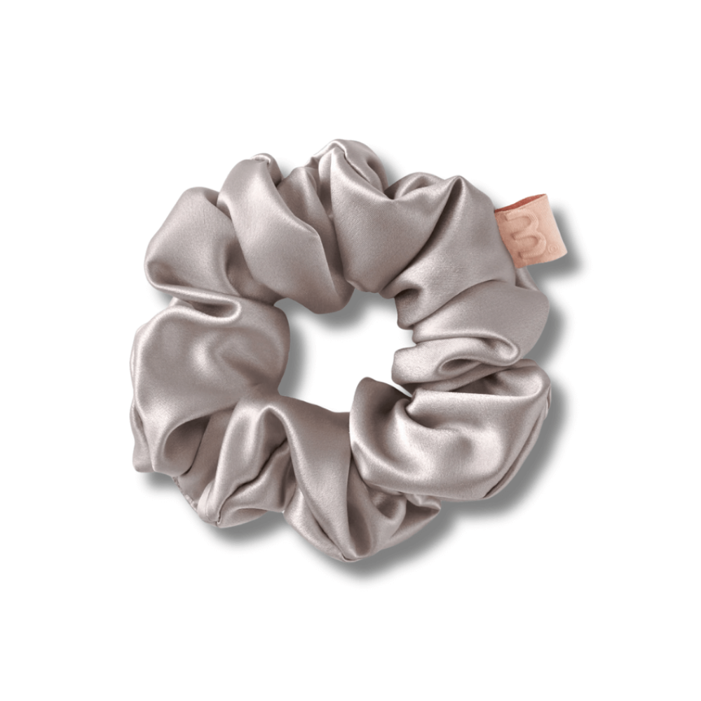 Объемная резинка для волос серо-бежевая - MON MOU Silk Large Scrunchie Taupe фото