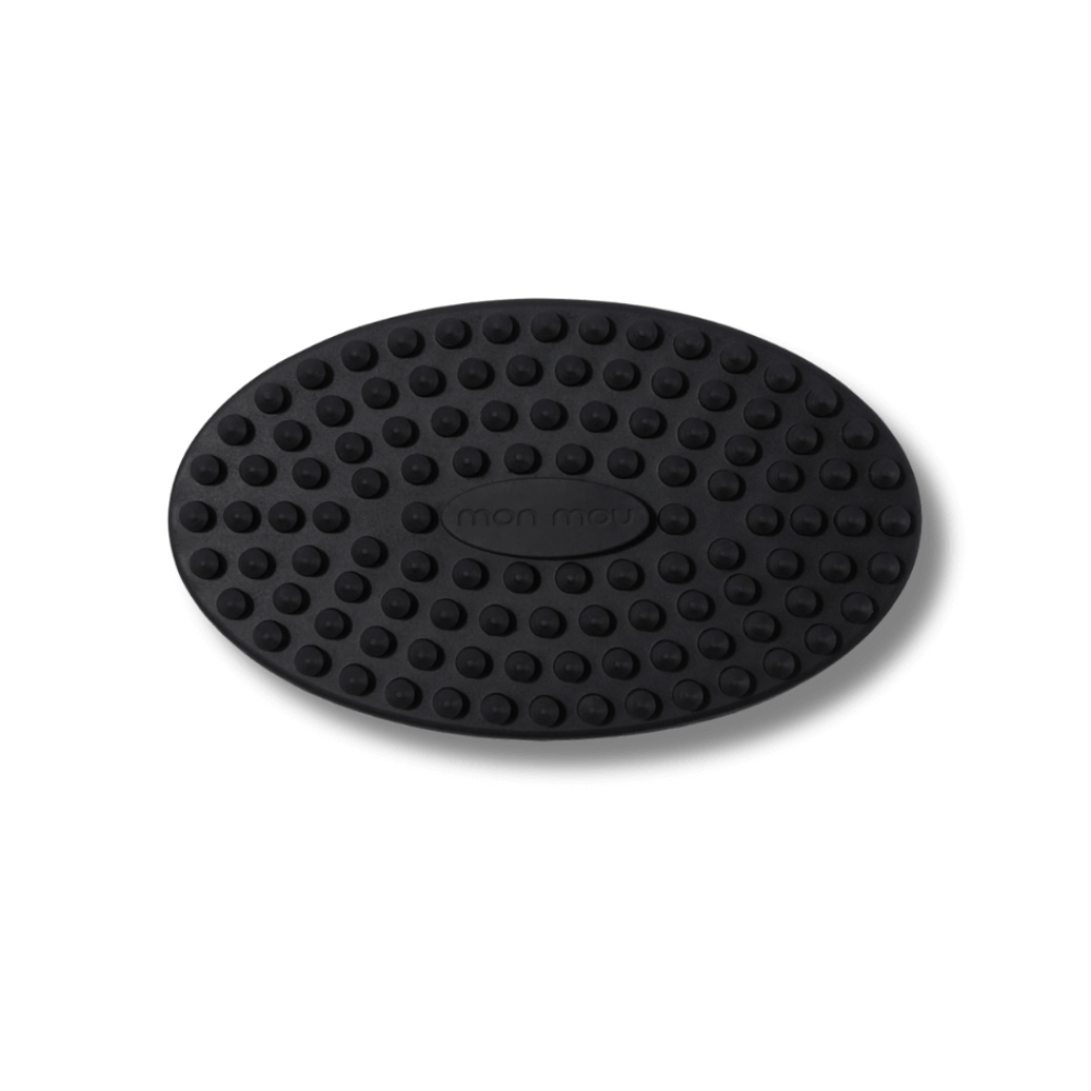 Силіконова щіточка для тіла чорна - MON MOU Soft Body Brush Black фото