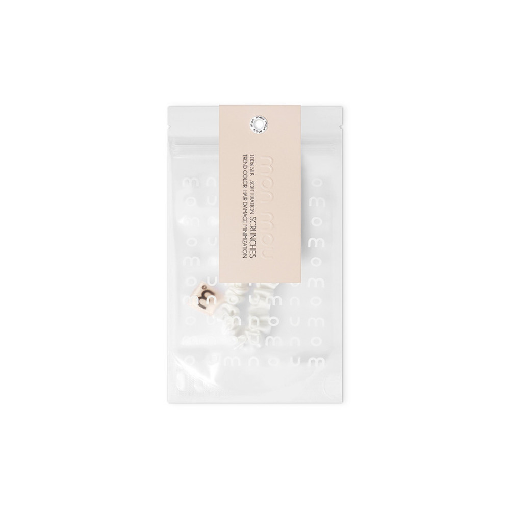 Тонкая резинка для волос белая - MON MOU Silk Slim Scrunchie White фото 2