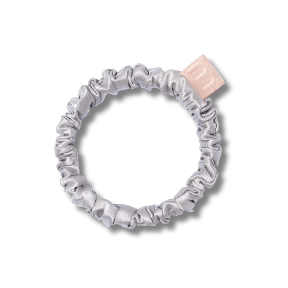 Тонкая резинка для волос жемчужно-серая - MON MOU Silk Slim Scrunchie Pearl Gray фото