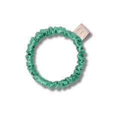 Тонкая резинка для волос зелёная - MON MOU Silk Slim Scrunchie Green 