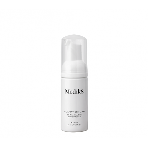 Маленькая очищающая пенка с AHA и BHA для проблемной кожи - Medik8 Clarifying Foam mini фото