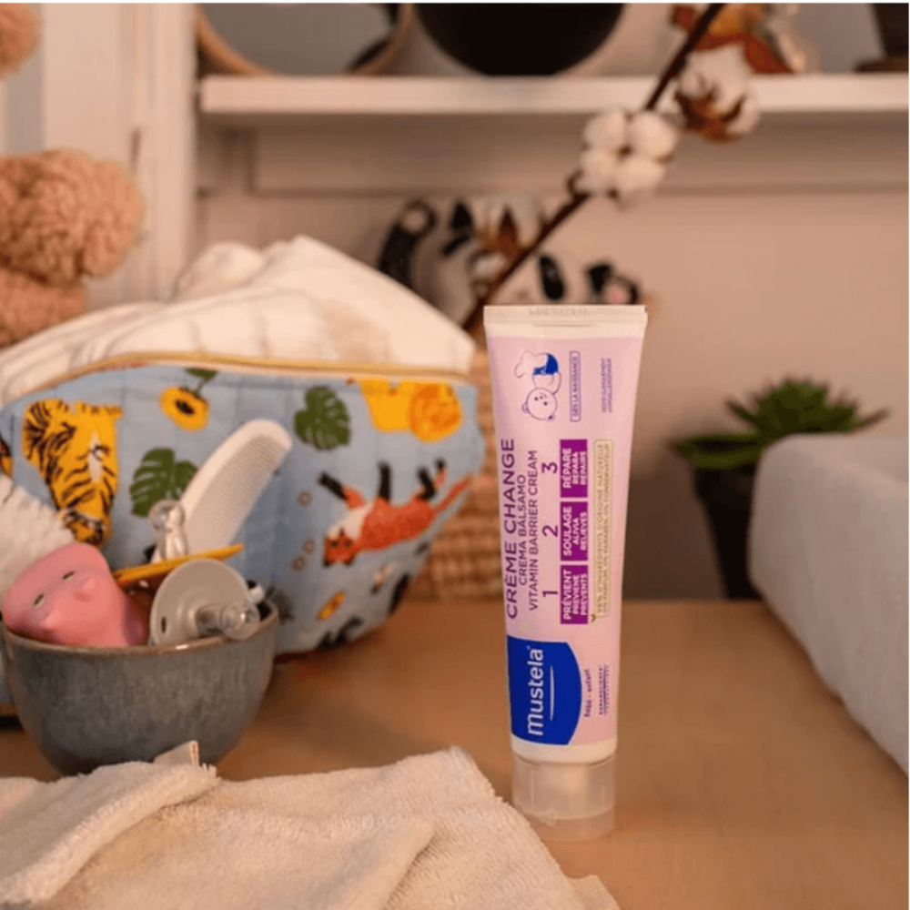Крем для ухода за кожей в зоне подгузника - Mustela Bebe Vitamin Barrier Cream фото 3