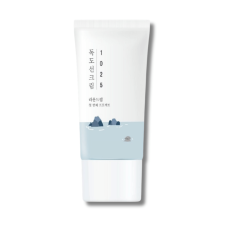 Солнцезащитный крем с морской водой - Round Lab 1025 Dokdo Sunscreen SPF 50+ PA++++ 