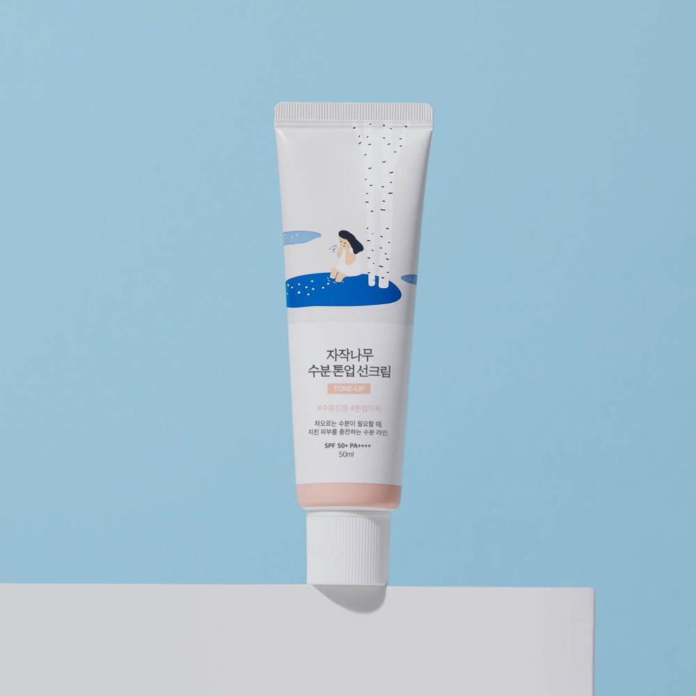 Тонирующий солнцезащитный крем с березовым соком - Round Lab Birch Juice Moisturizing Tone Up Sunscreen SPF50+ PA++++ фото 3