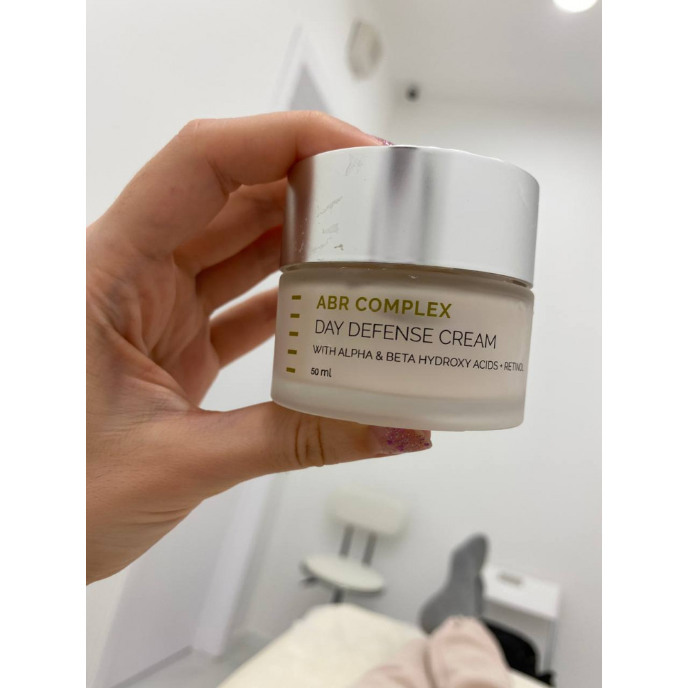 Денний захисний крем - Holy Land Cosmetics Alpha-Beta & Retinol Day Defense Cream   фото 2