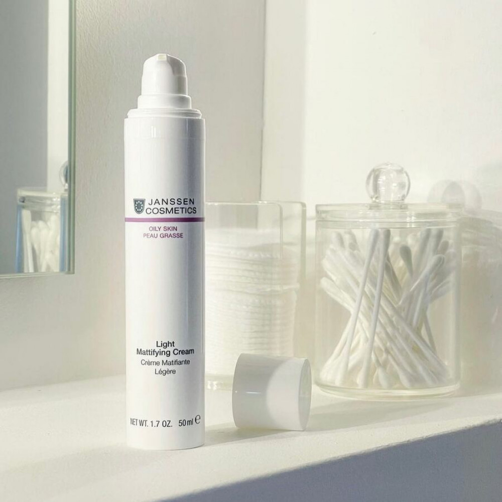 Легкий матирующий крем - Janssen Cosmetics Oily Skin Light Mattifying Cream фото 4
