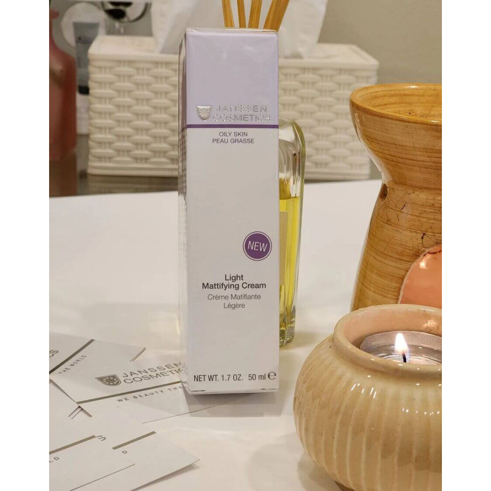 Легкий матирующий крем - Janssen Cosmetics Oily Skin Light Mattifying Cream фото 5