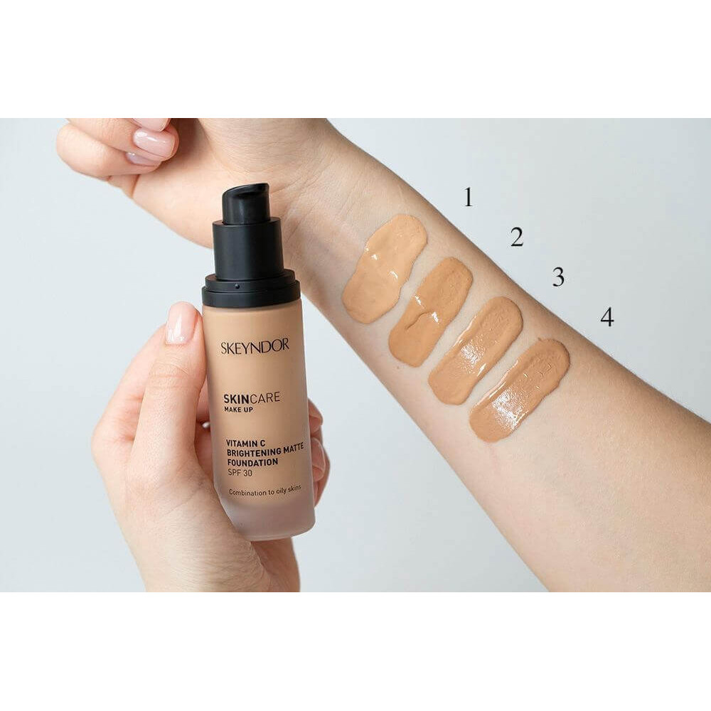 Матирующая основа для макияжа с витамином С SPF30 - Skeyndor Vitamin C Brightening Matte Foundation фото 3