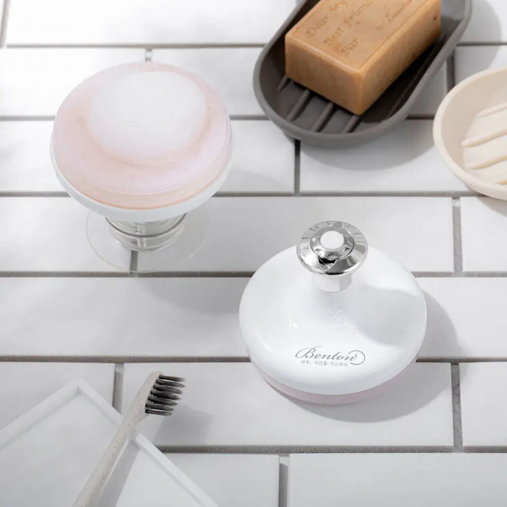 Силиконовая щеточка для глубокой очистки лица - Benton Pore Clear Brush фото 2