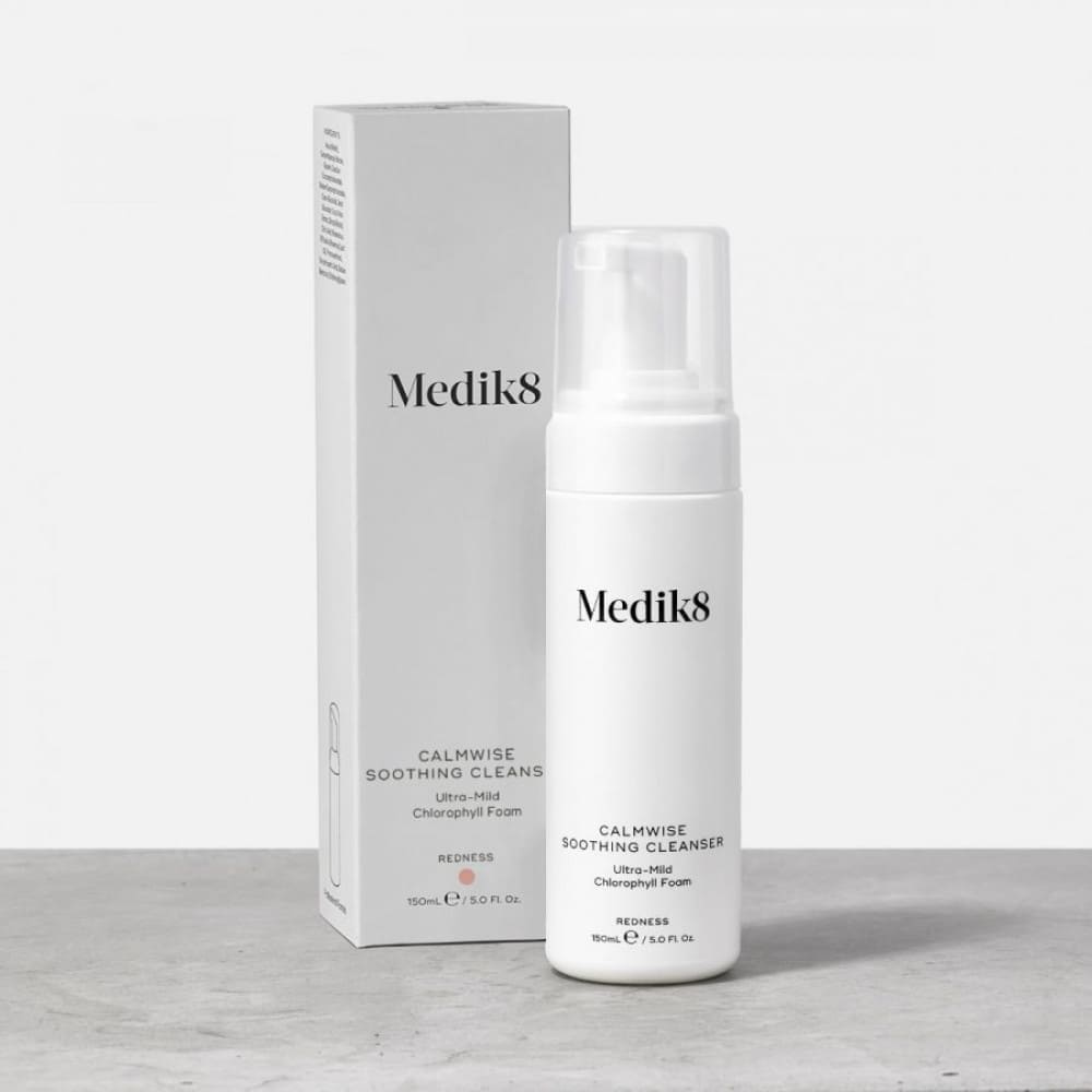 Суха та зневоднена шкіра обличчя. Що робити? Medik8 Calmwise soothing cleanser