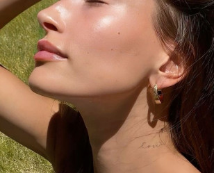 Silky Glow – натяк на м’якість і сяйво, яких можна досягти через правильний догляд