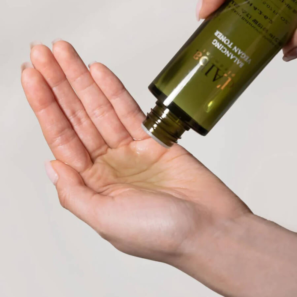 Балансирующий веганский тонер - D'Alba Mild Skin Balancing Vegan Toner фото 4