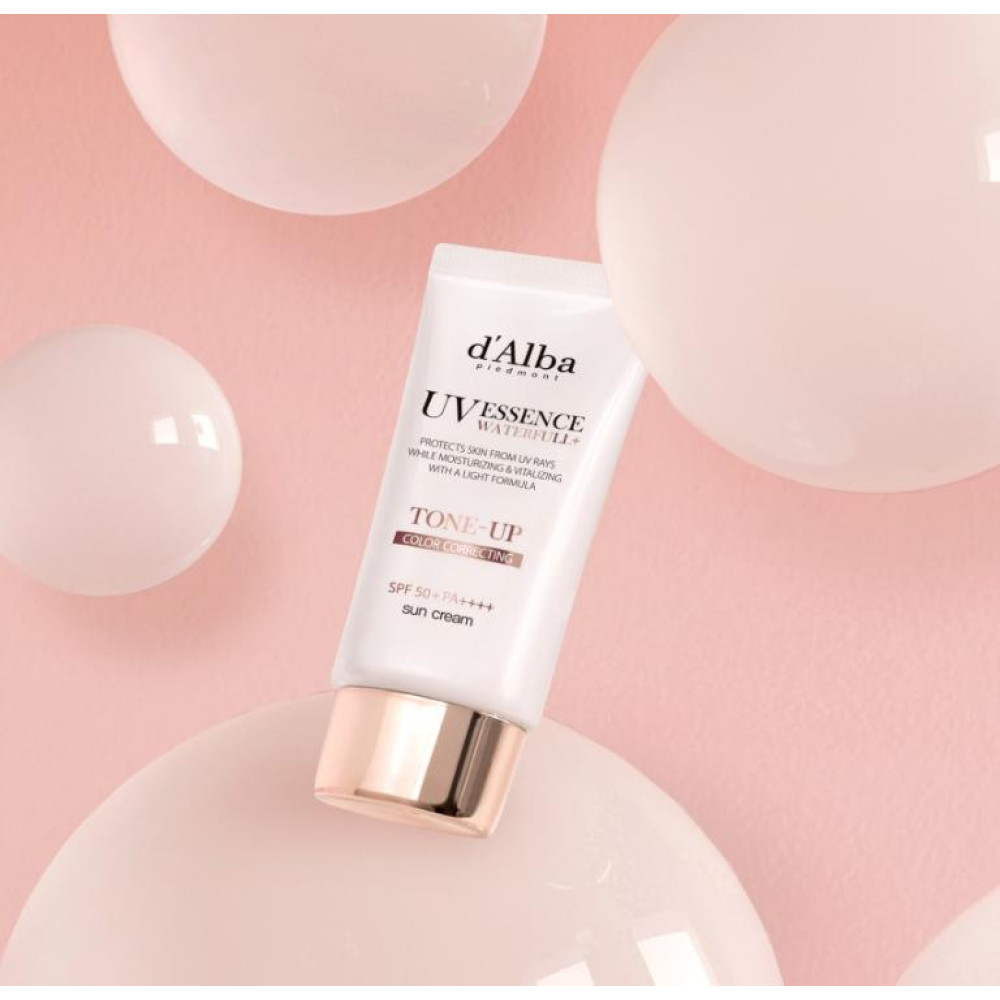 Гіпоалергенна сонцезахисна есенція з тонуючим ефектом - D'Alba Waterfull UV Essence Tone-Up Sun Cream SPF 50+PA+++ фото 3