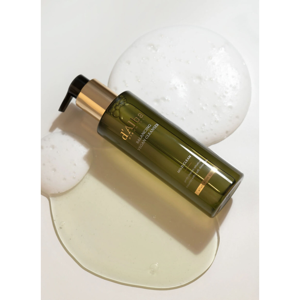 Клінсер з м'яким рН та екстрактом білого трюфеля - D'Alba Mild Skin Balancing Vegan Cleanser фото 4